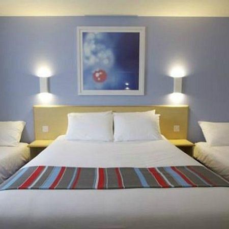 Travelodge מידלוויץ' מראה חיצוני תמונה