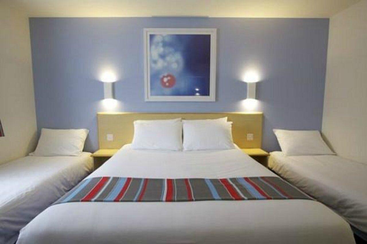 Travelodge מידלוויץ' מראה חיצוני תמונה